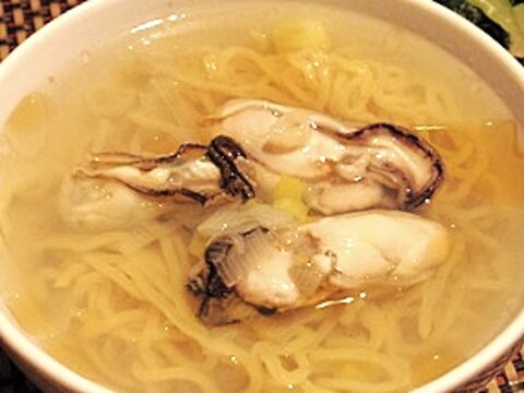 行列のできないラーメン屋さん、牡蠣らうめん